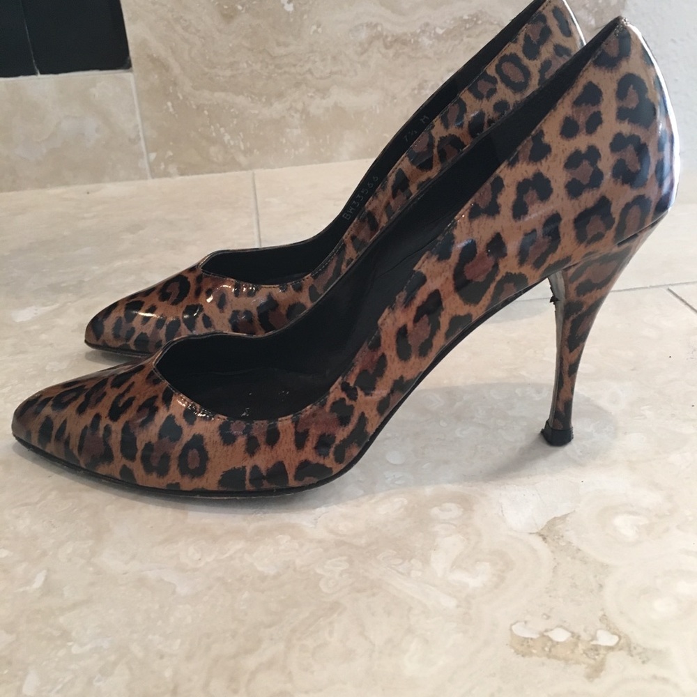 Stuart Weitzman leopard pump